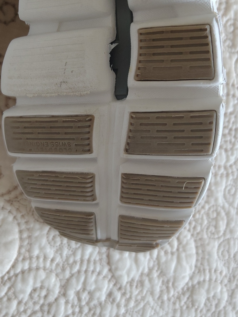 On cloud Cloudtec 5 Running Shoes M7/W9 - Picture 12 of 16